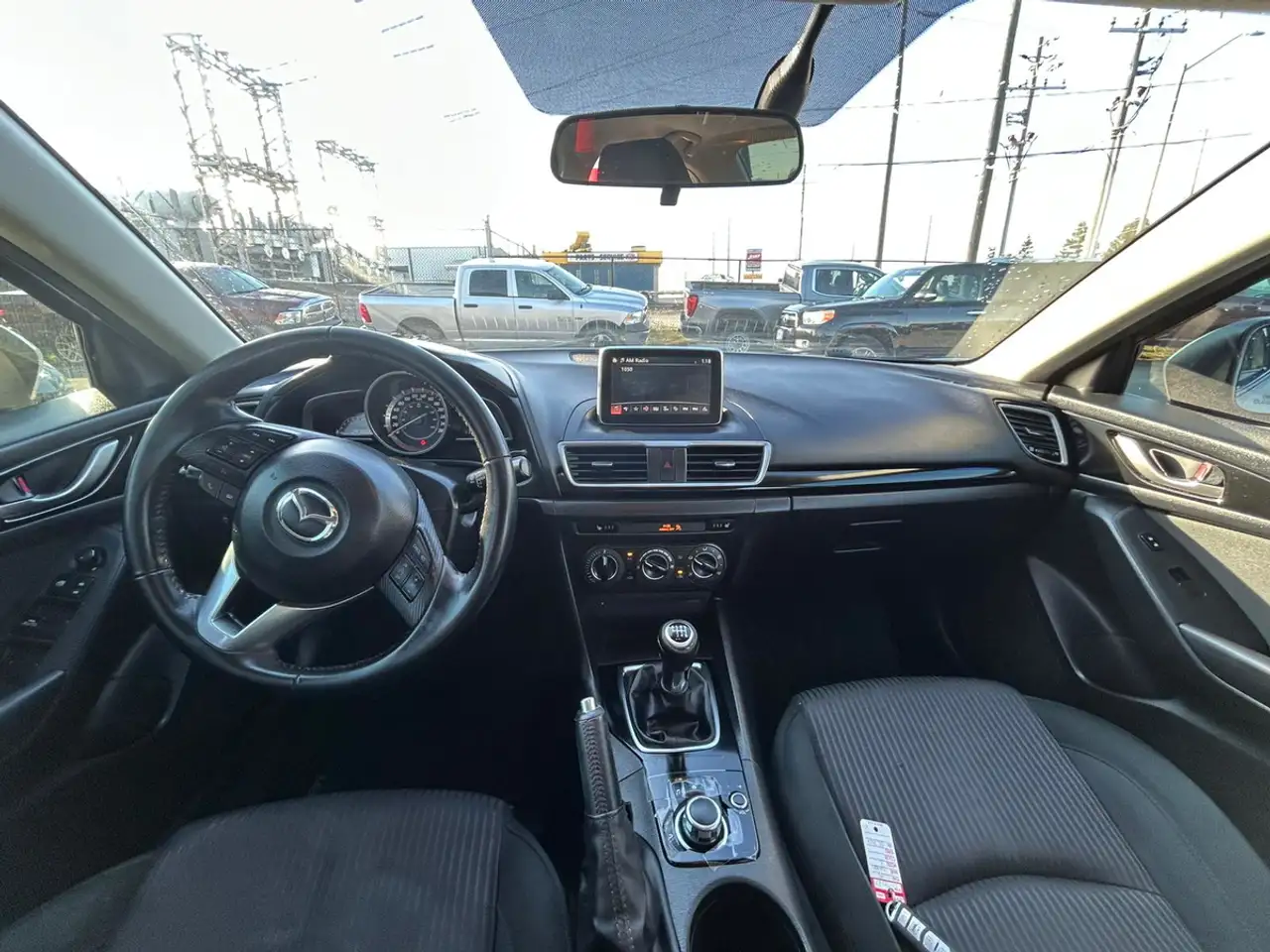 Mazda 3 снимка Mazda 3
