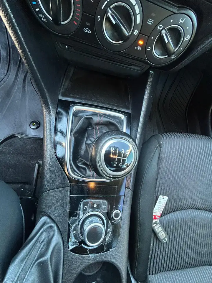 Mazda 3 снимка Mazda 3