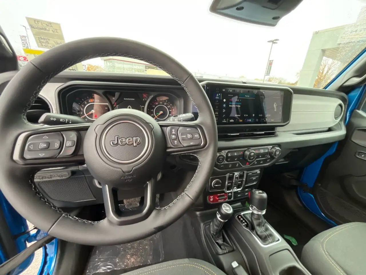 Jeep Wrangler снимка Jeep Wrangler