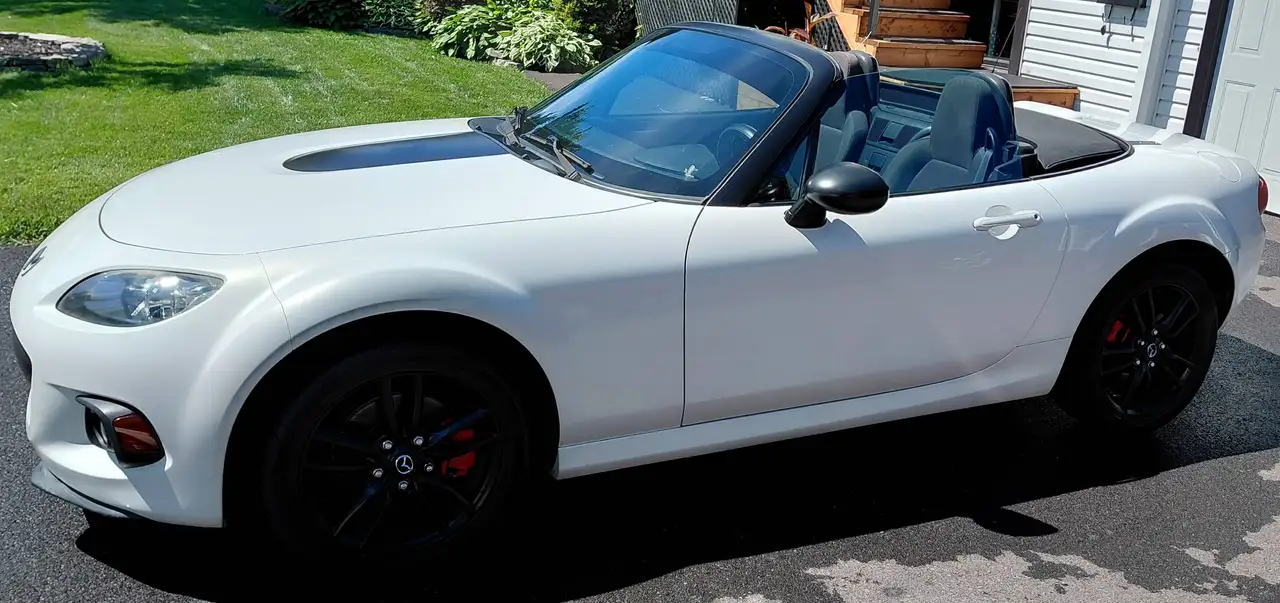 Mazda MX-5 Miata снимка Mazda MX-5 Miata