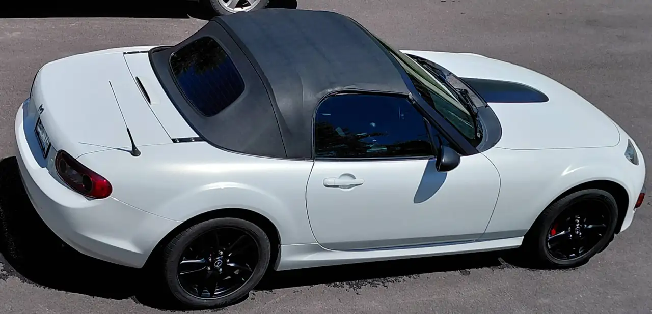 Mazda MX-5 Miata снимка Mazda MX-5 Miata