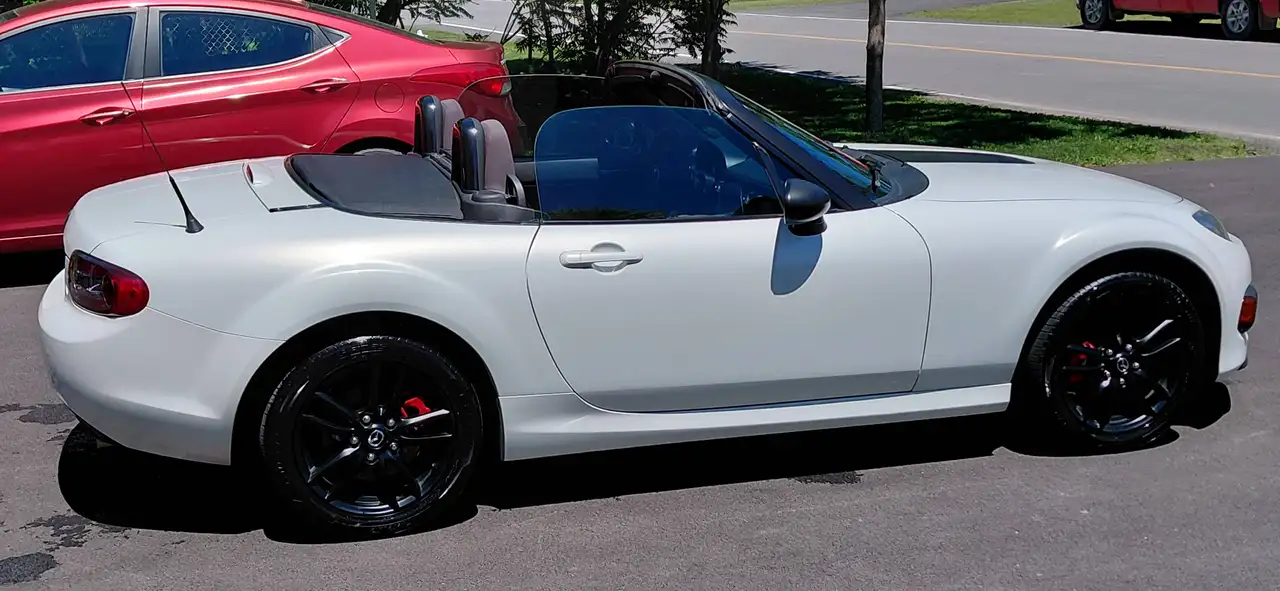 Mazda MX-5 Miata снимка Mazda MX-5 Miata