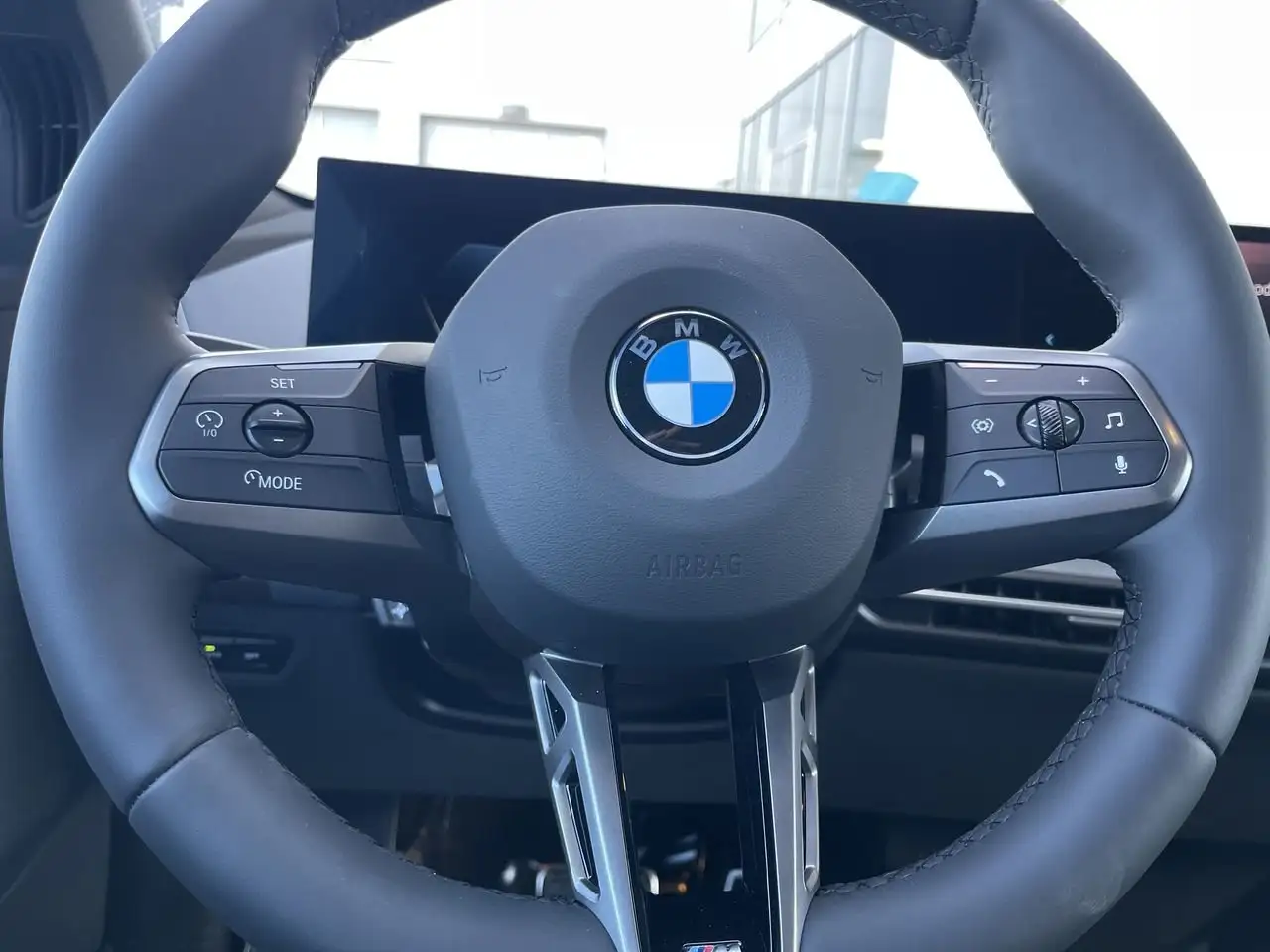 BMW iX photo BMW iX