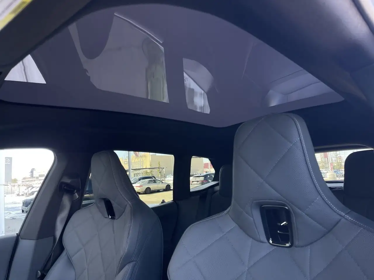 BMW iX photo BMW iX