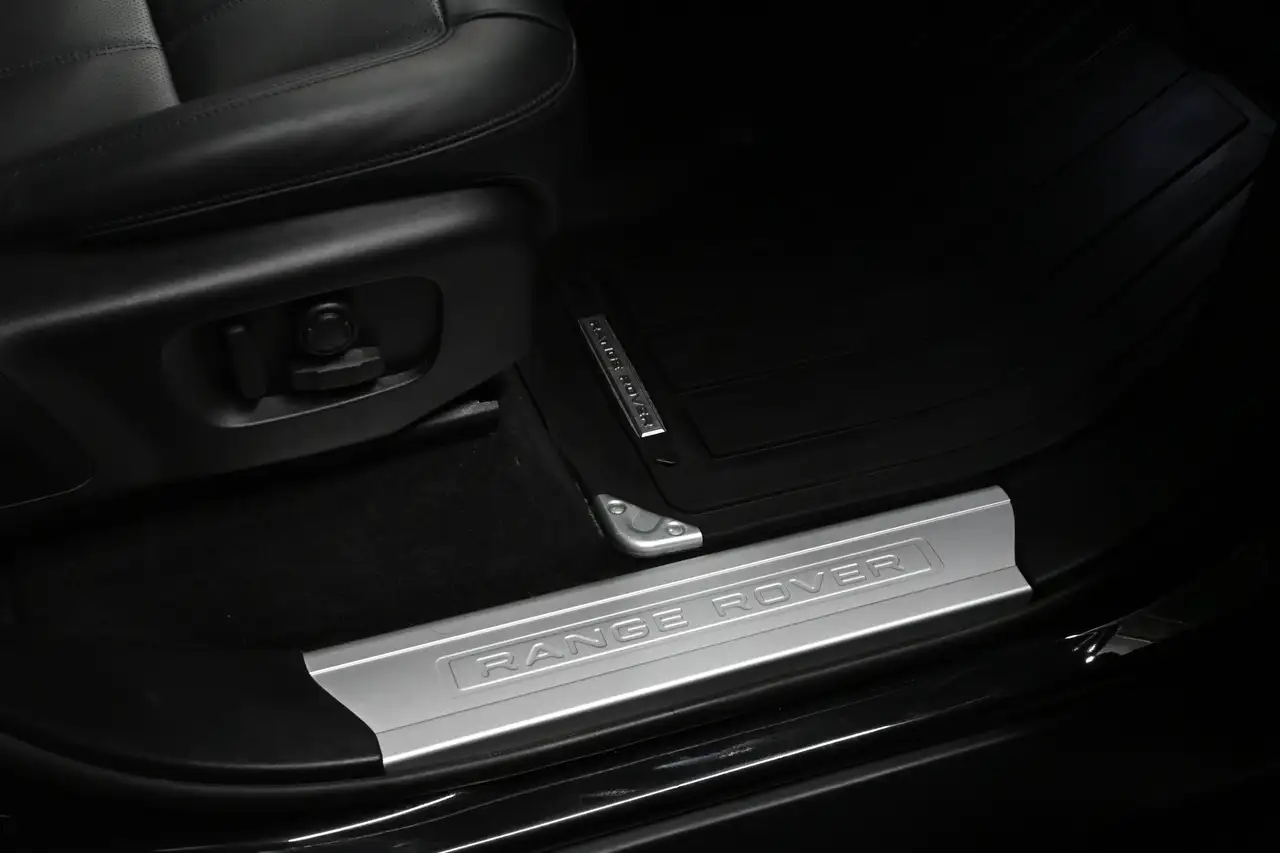 Land Rover Range Rover Sport снимка Land Rover Range Rover Sport
