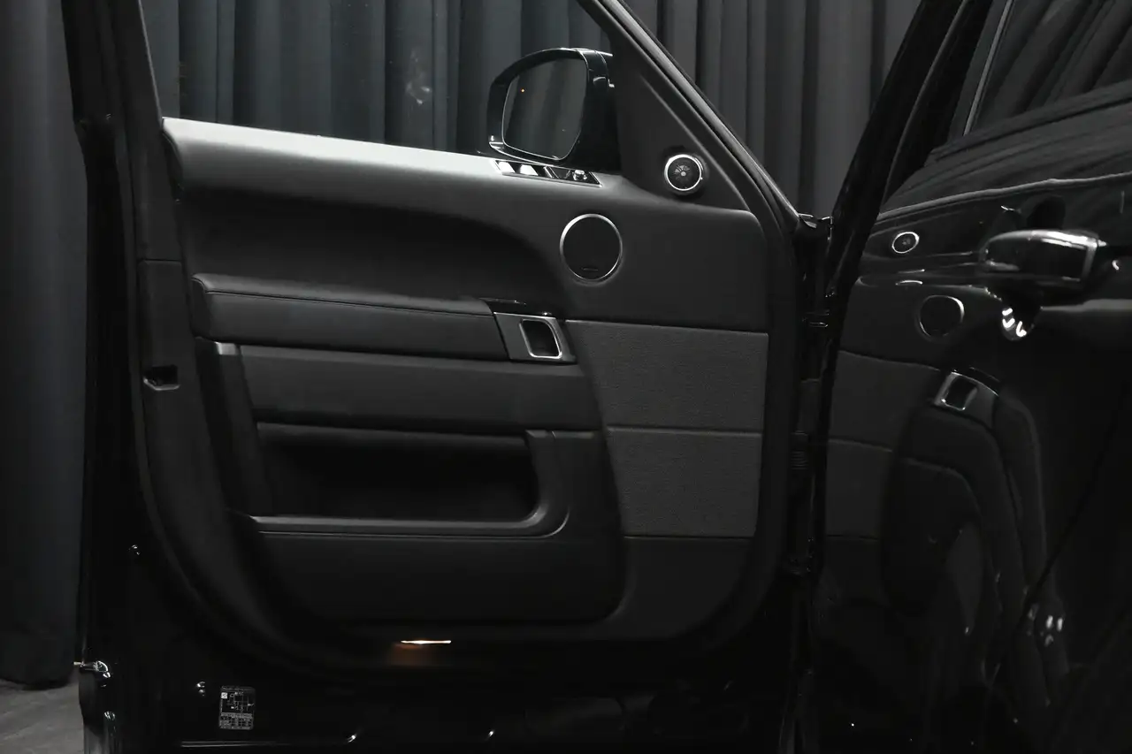 Land Rover Range Rover Sport снимка Land Rover Range Rover Sport