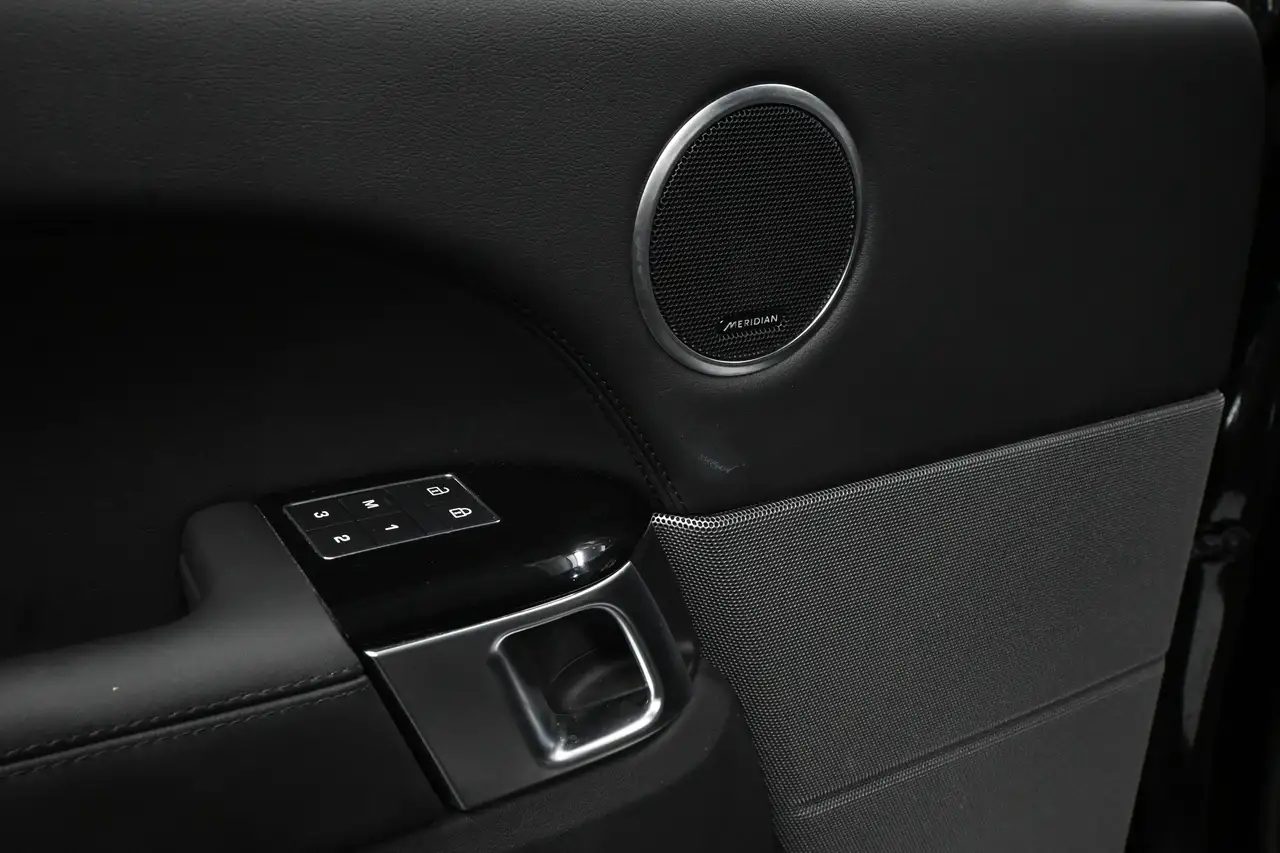 Land Rover Range Rover Sport снимка Land Rover Range Rover Sport
