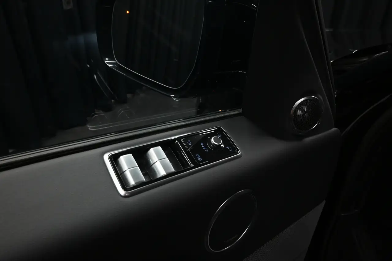 Land Rover Range Rover Sport снимка Land Rover Range Rover Sport