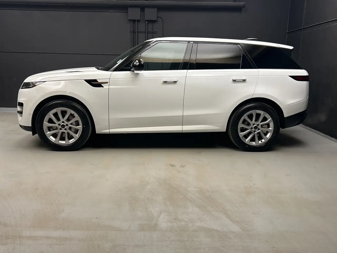 Land Rover Range Rover Sport снимка Land Rover Range Rover Sport