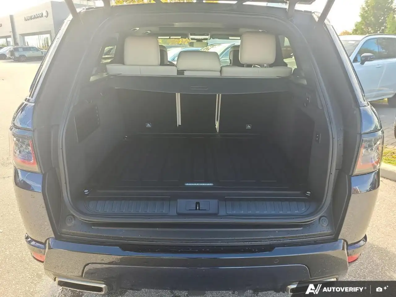 Land Rover Range Rover Sport снимка Land Rover Range Rover Sport