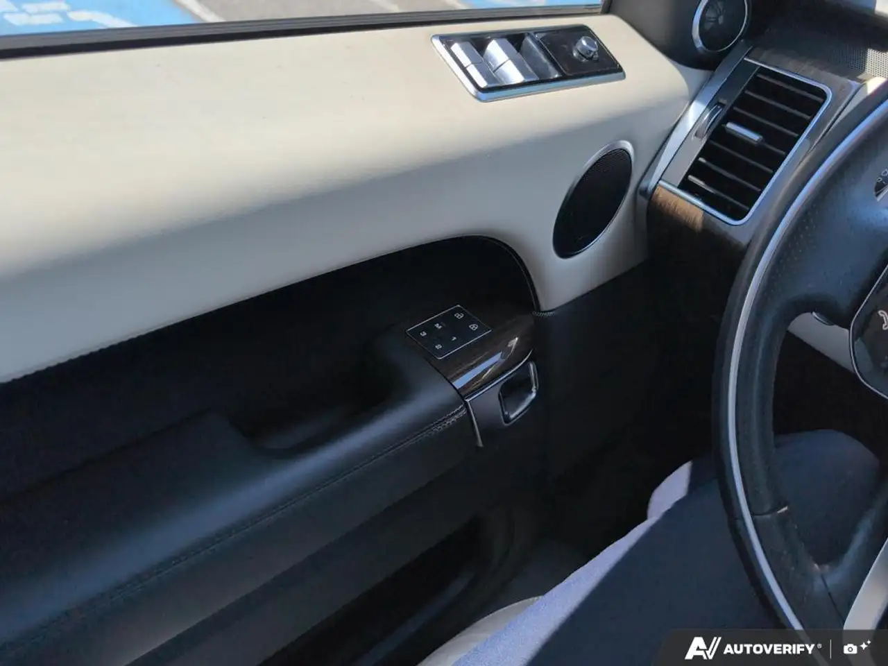 Land Rover Range Rover Sport снимка Land Rover Range Rover Sport