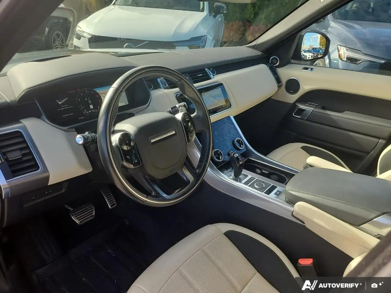 Land Rover Range Rover Sport снимка Land Rover Range Rover Sport