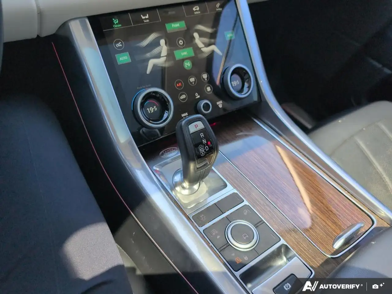 Land Rover Range Rover Sport снимка Land Rover Range Rover Sport