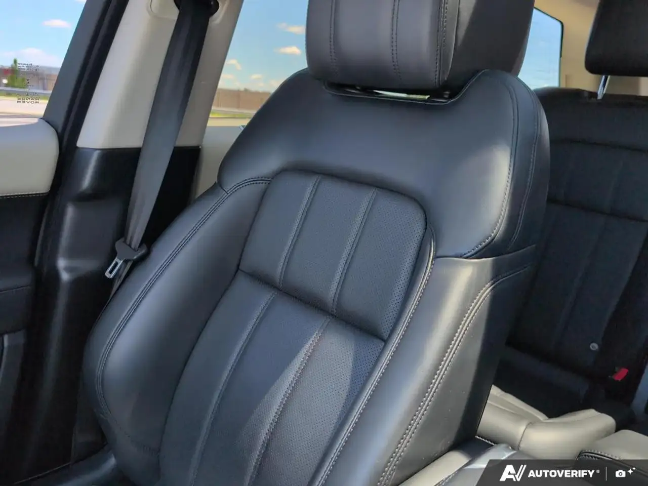 Land Rover Range Rover Sport снимка Land Rover Range Rover Sport