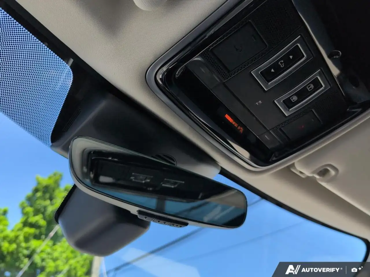 Land Rover Range Rover Sport снимка Land Rover Range Rover Sport