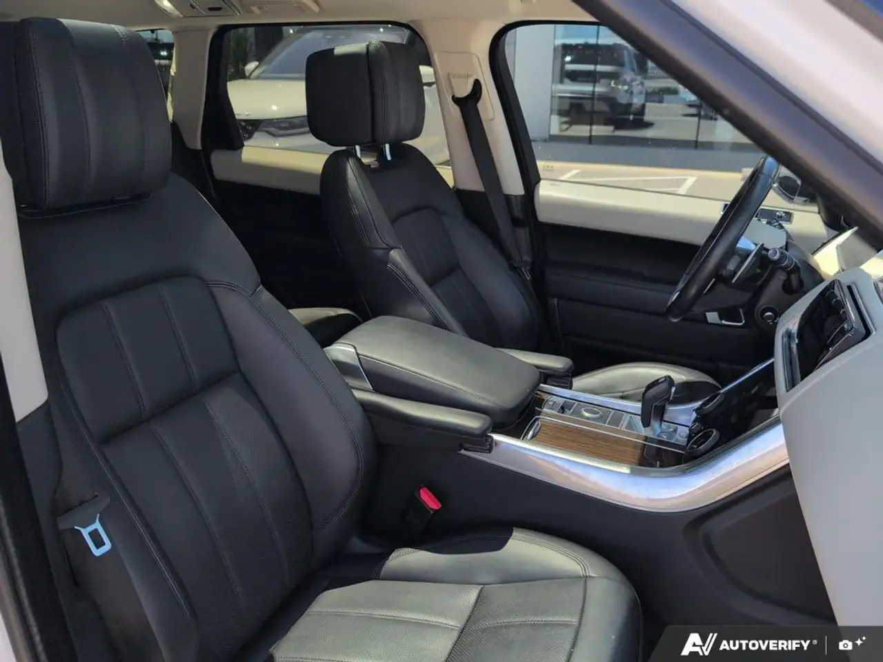 Land Rover Range Rover Sport снимка Land Rover Range Rover Sport
