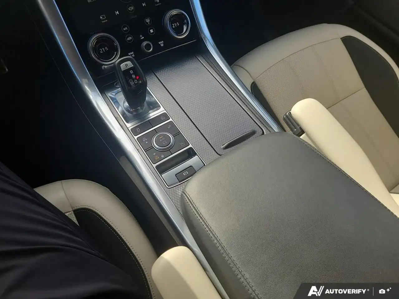 Land Rover Range Rover Sport снимка Land Rover Range Rover Sport
