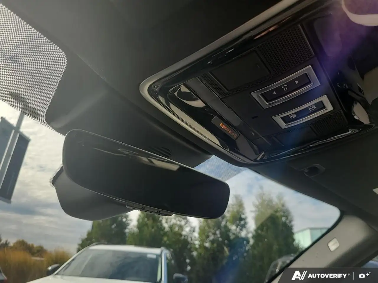 Land Rover Range Rover Sport снимка Land Rover Range Rover Sport