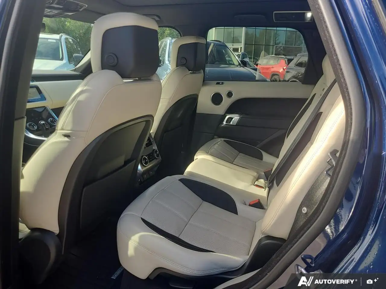 Land Rover Range Rover Sport снимка Land Rover Range Rover Sport