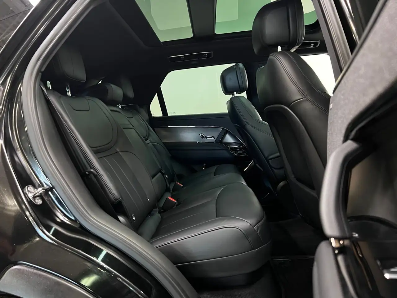 Land Rover Range Rover Sport снимка Land Rover Range Rover Sport