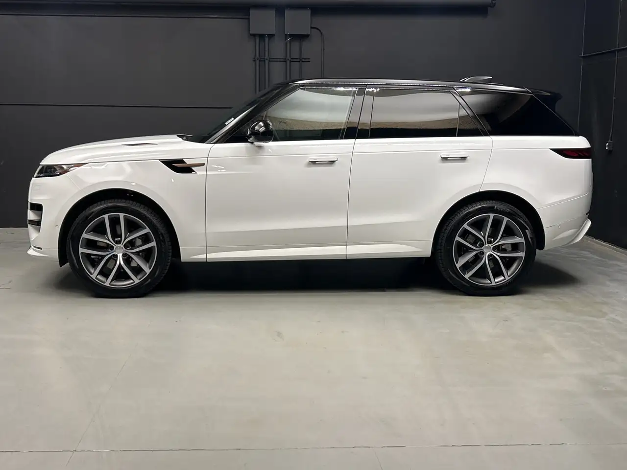 Land Rover Range Rover Sport снимка Land Rover Range Rover Sport