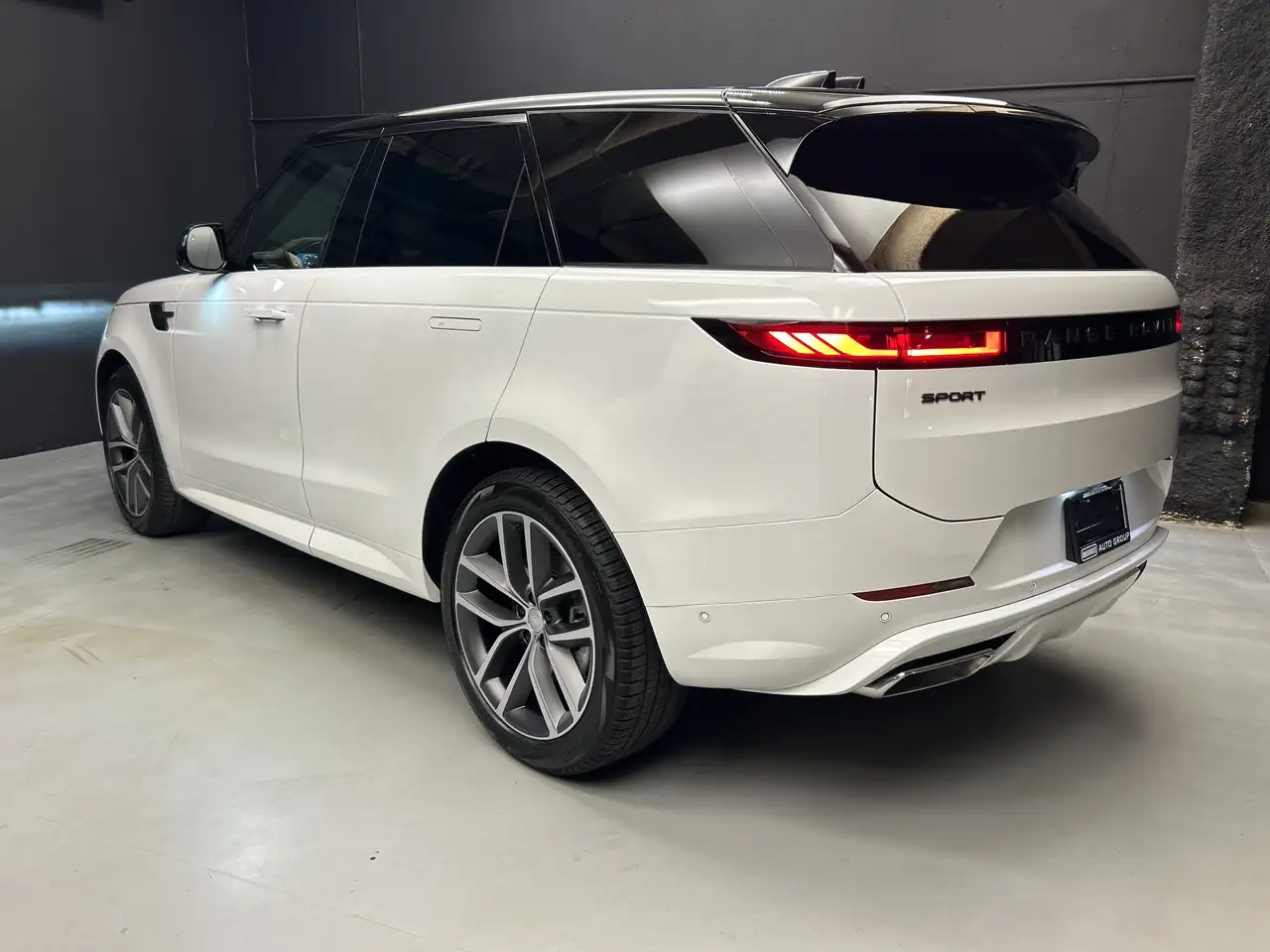 Land Rover Range Rover Sport снимка Land Rover Range Rover Sport