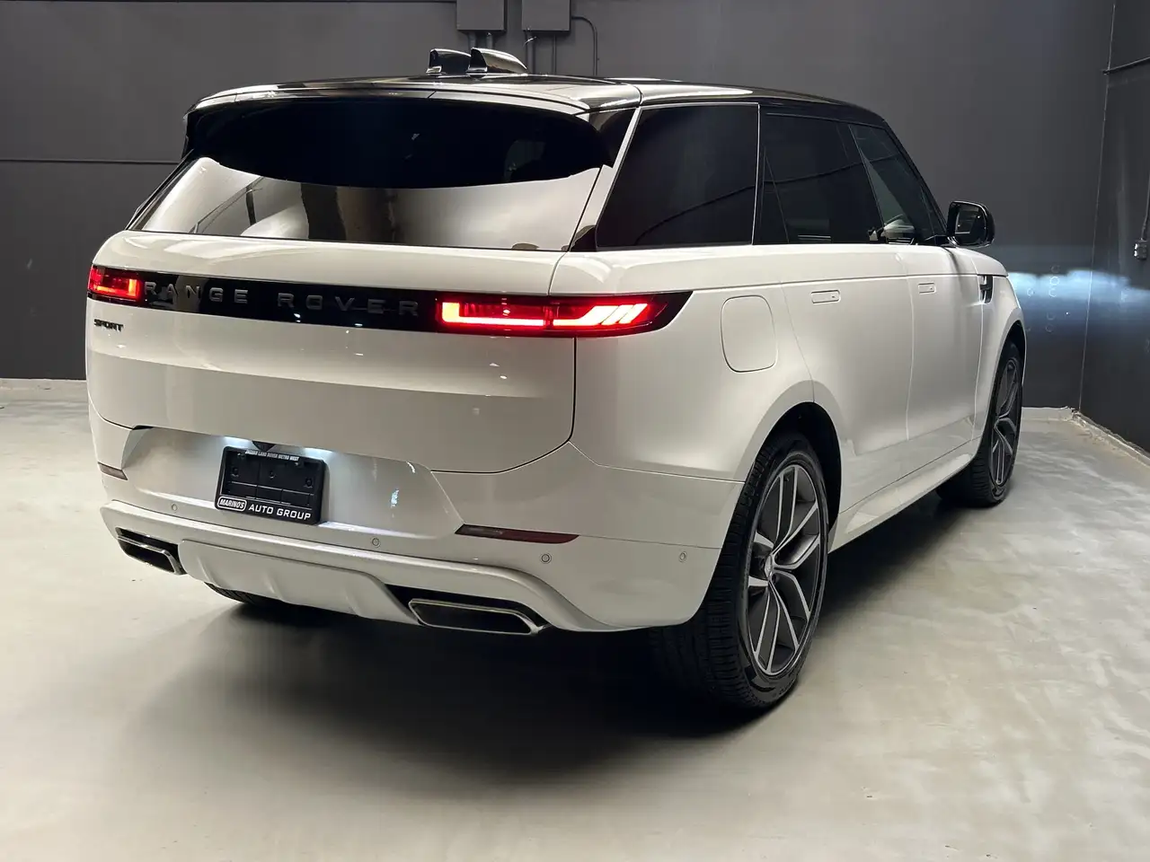 Land Rover Range Rover Sport снимка Land Rover Range Rover Sport