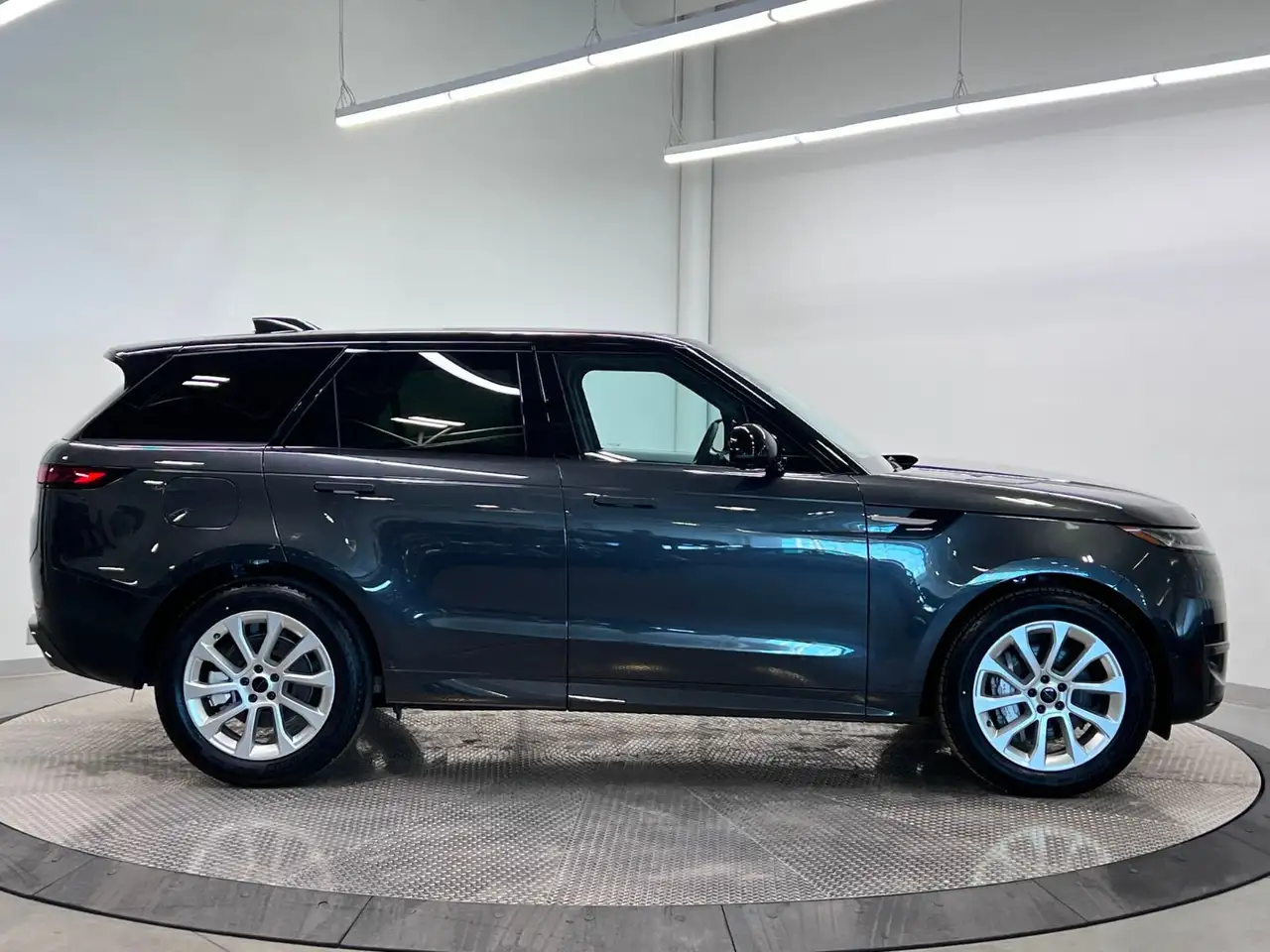 Land Rover Range Rover Sport снимка Land Rover Range Rover Sport