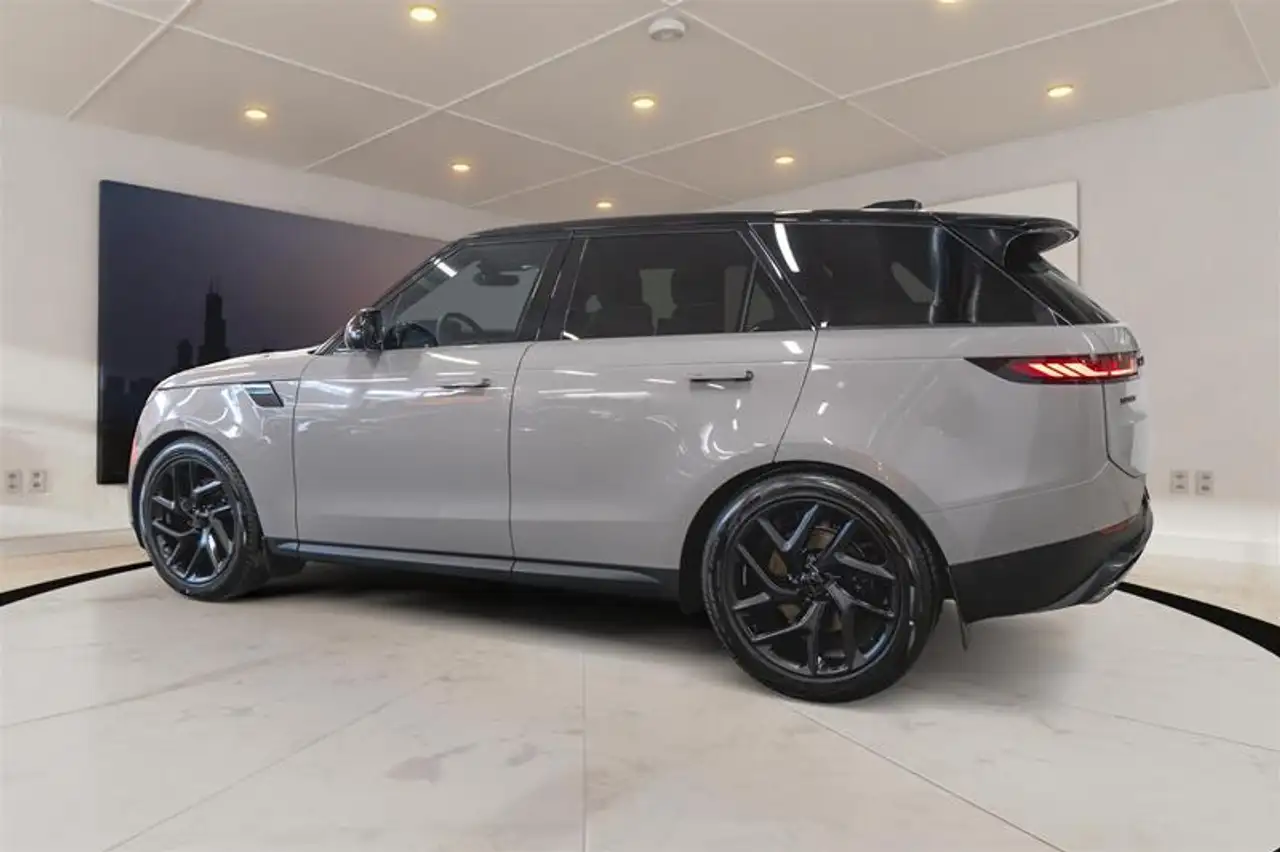 Land Rover Range Rover Sport снимка Land Rover Range Rover Sport