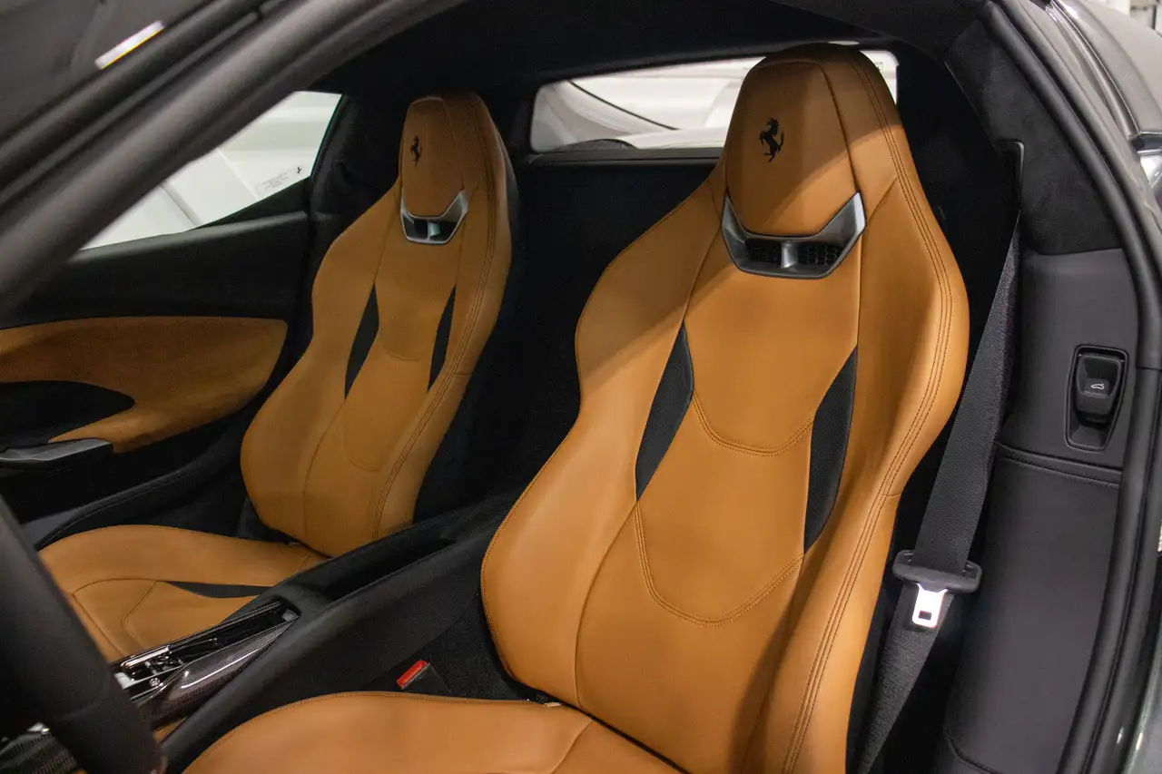 Ferrari 296 GTB снимка Ferrari 296 GTB