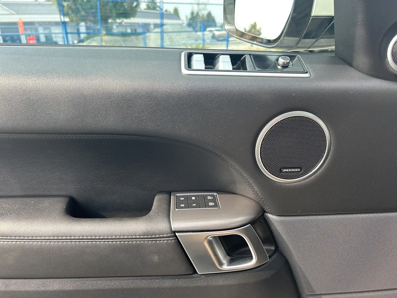 Land Rover Range Rover Sport снимка Land Rover Range Rover Sport