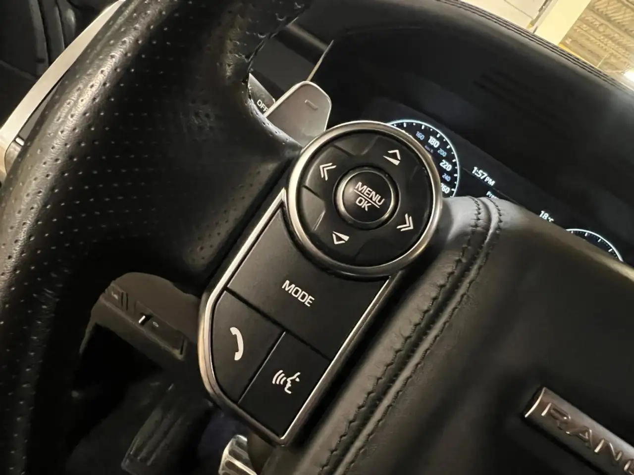 Land Rover Range Rover Sport снимка Land Rover Range Rover Sport