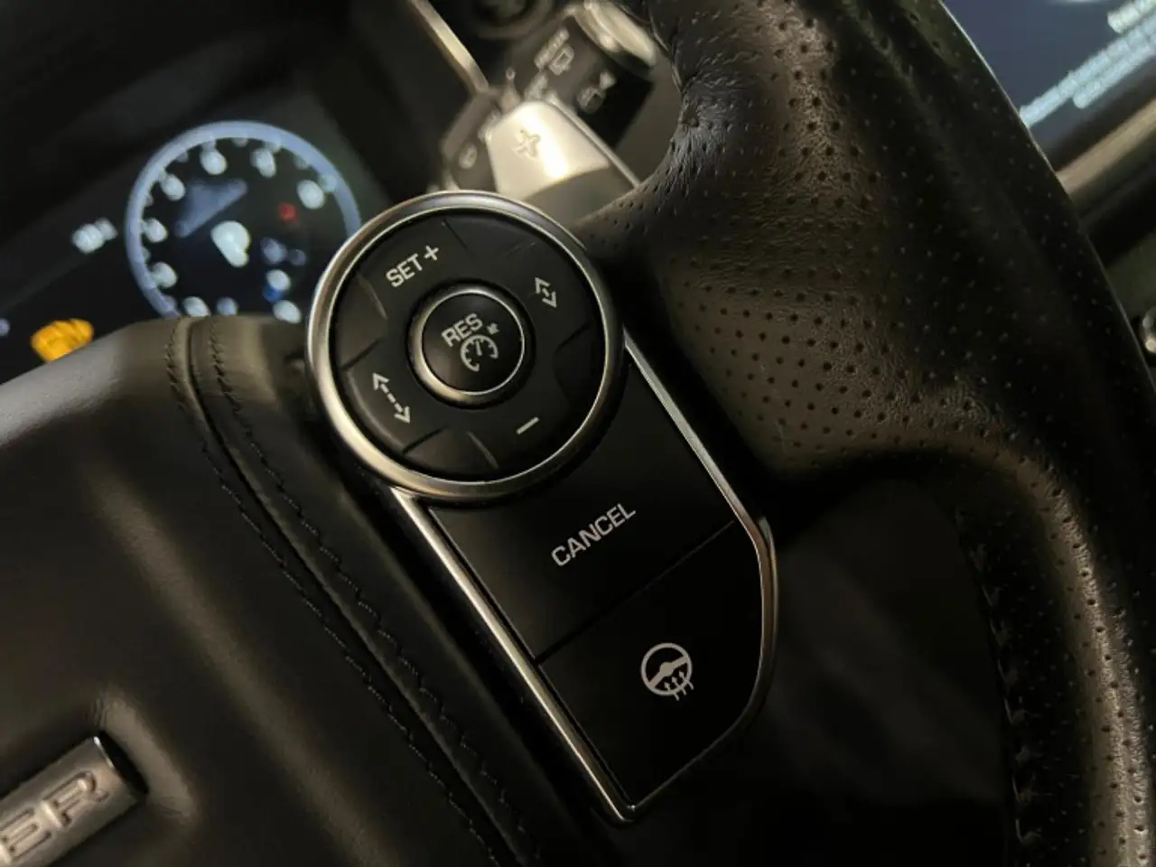 Land Rover Range Rover Sport снимка Land Rover Range Rover Sport