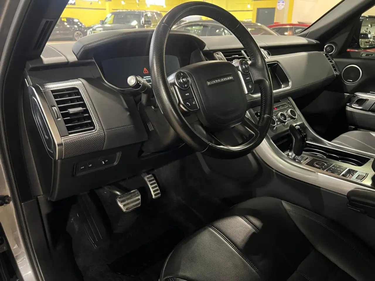 Land Rover Range Rover Sport снимка Land Rover Range Rover Sport
