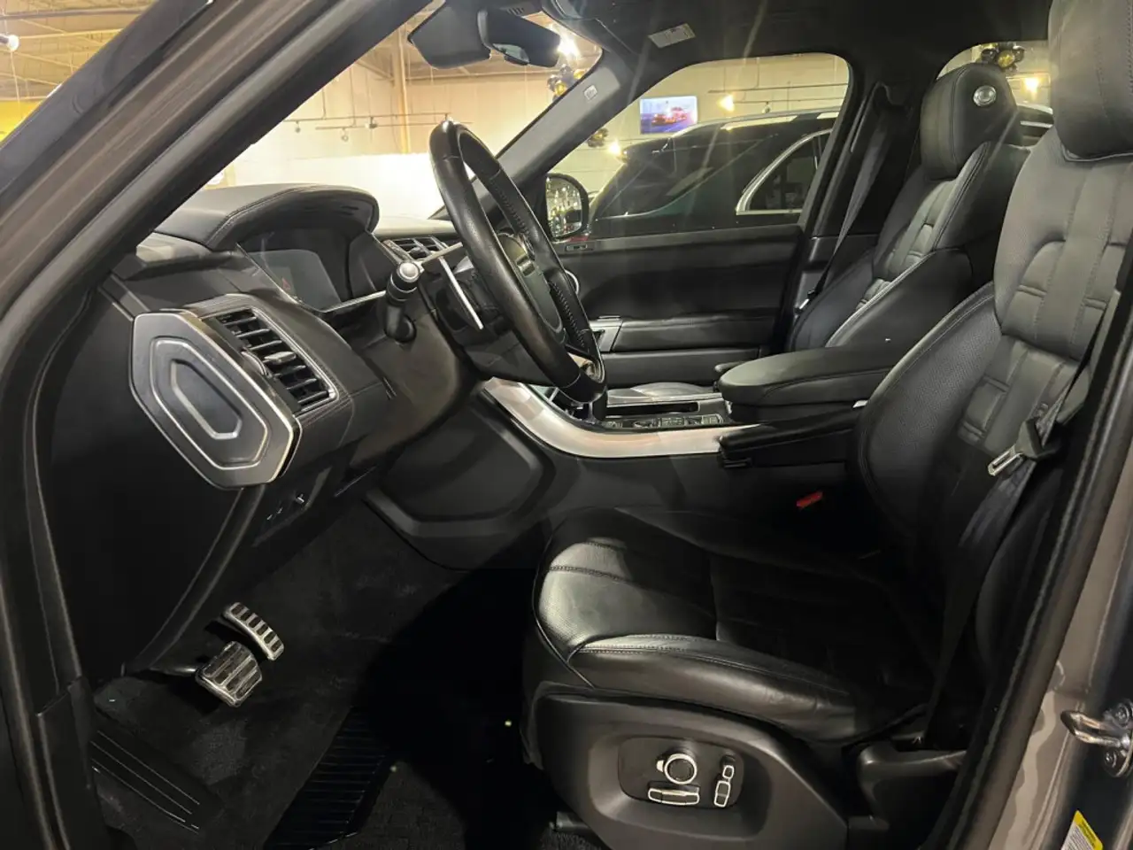Land Rover Range Rover Sport снимка Land Rover Range Rover Sport