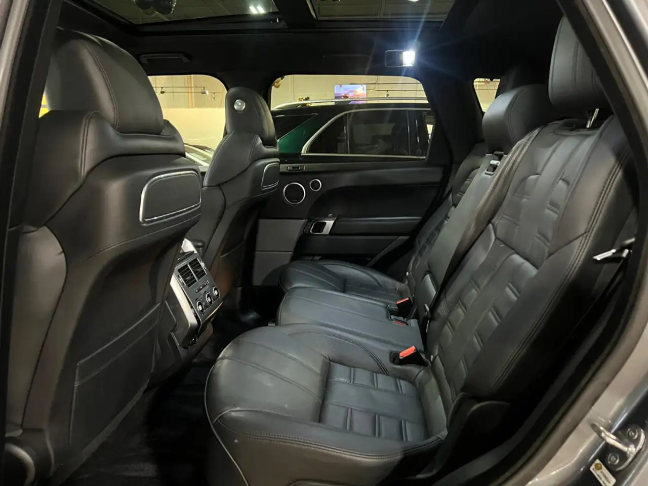 Land Rover Range Rover Sport снимка Land Rover Range Rover Sport