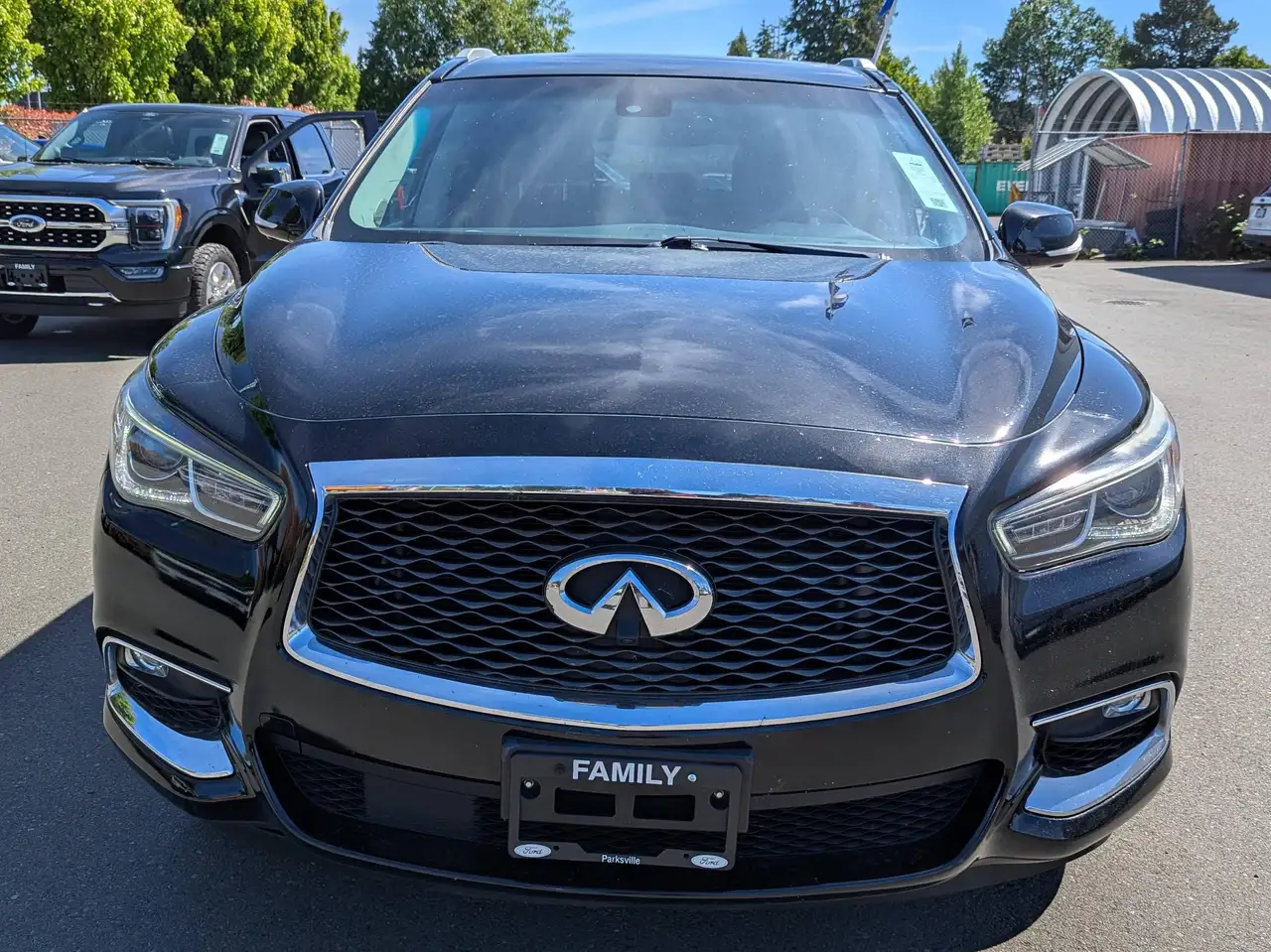 Infiniti QX60 снимка Infiniti QX60