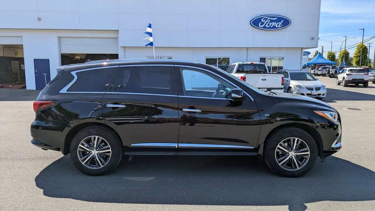 Infiniti QX60 снимка Infiniti QX60