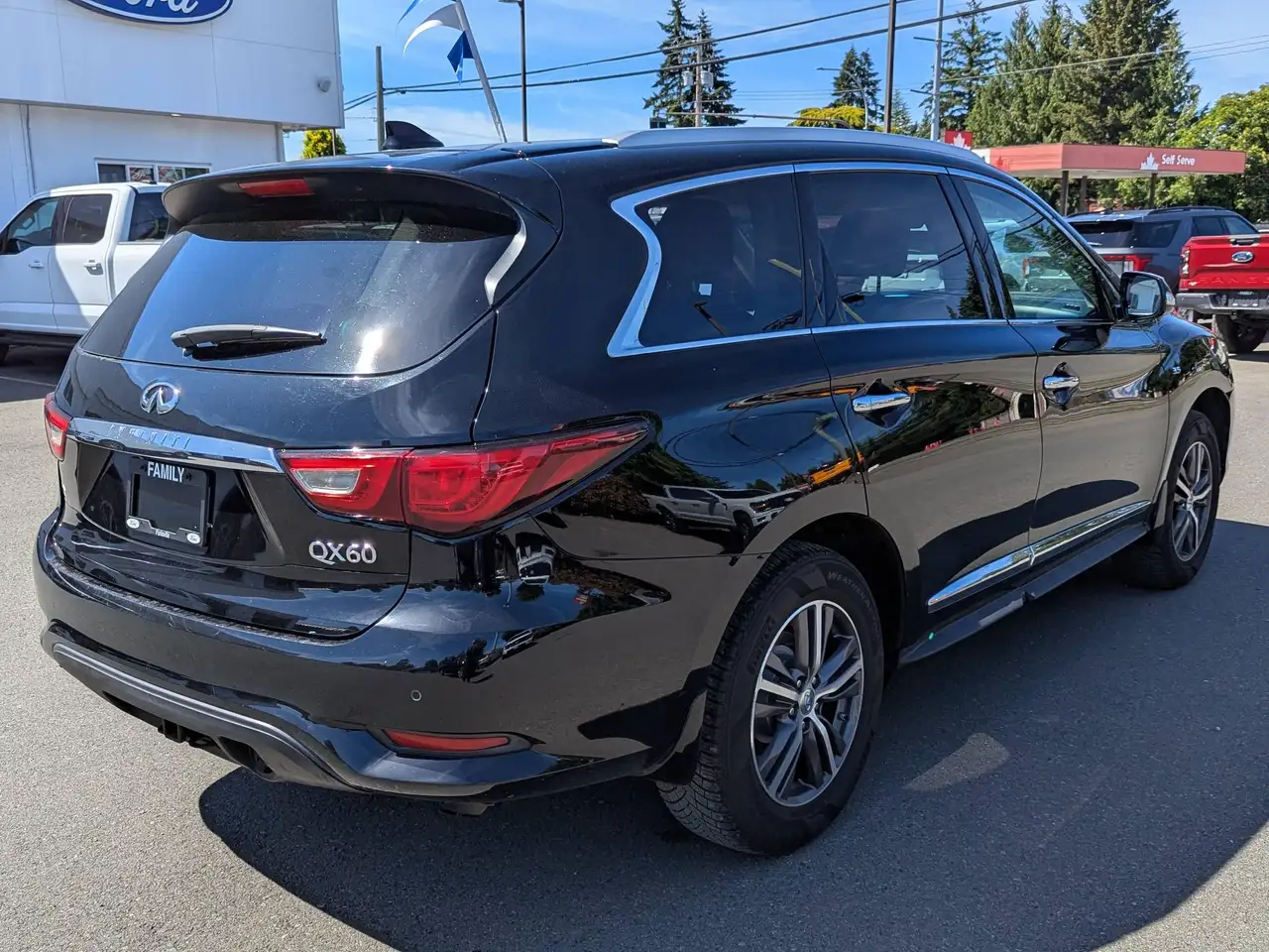 Infiniti QX60 снимка Infiniti QX60