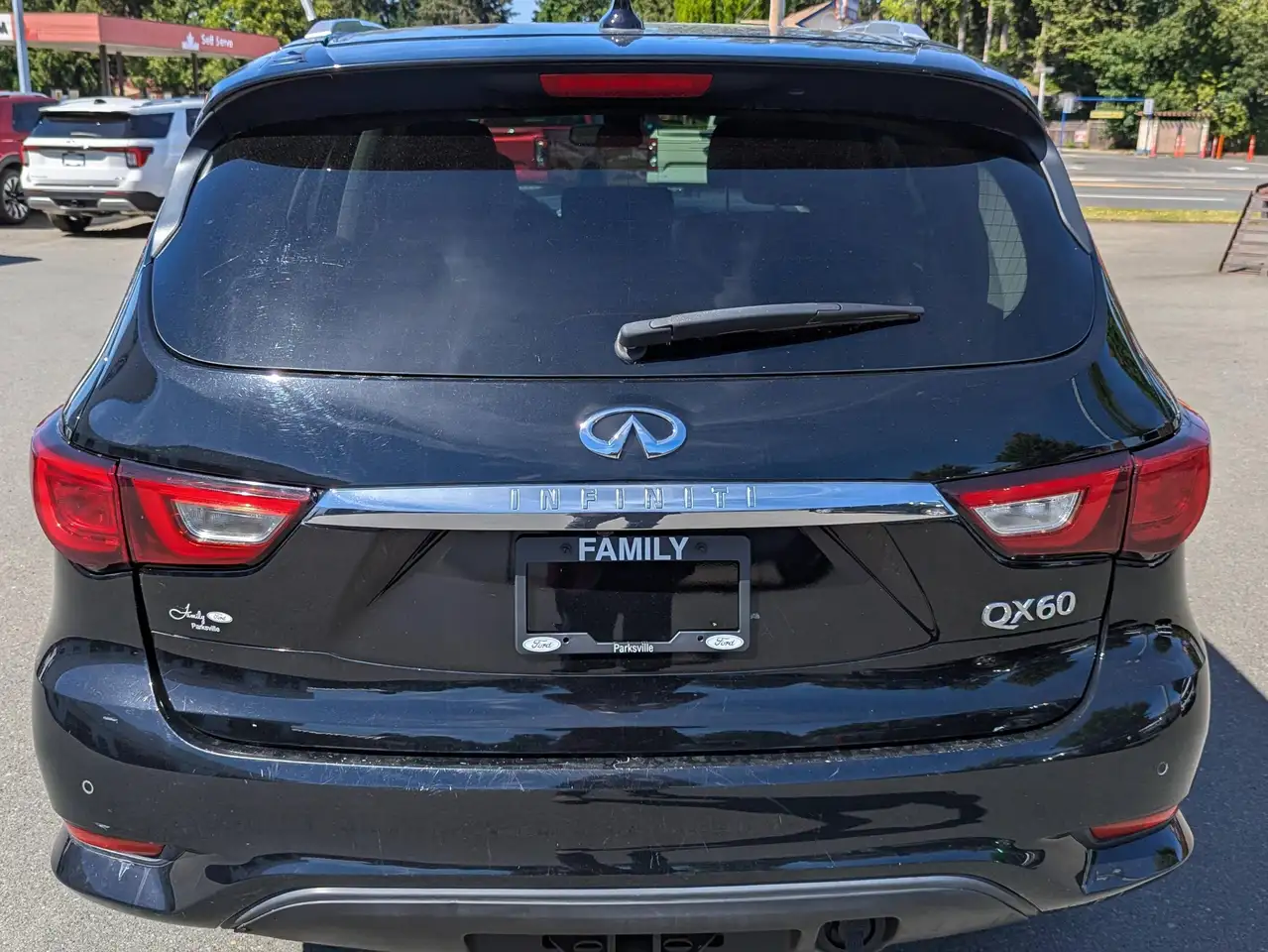 Infiniti QX60 снимка Infiniti QX60