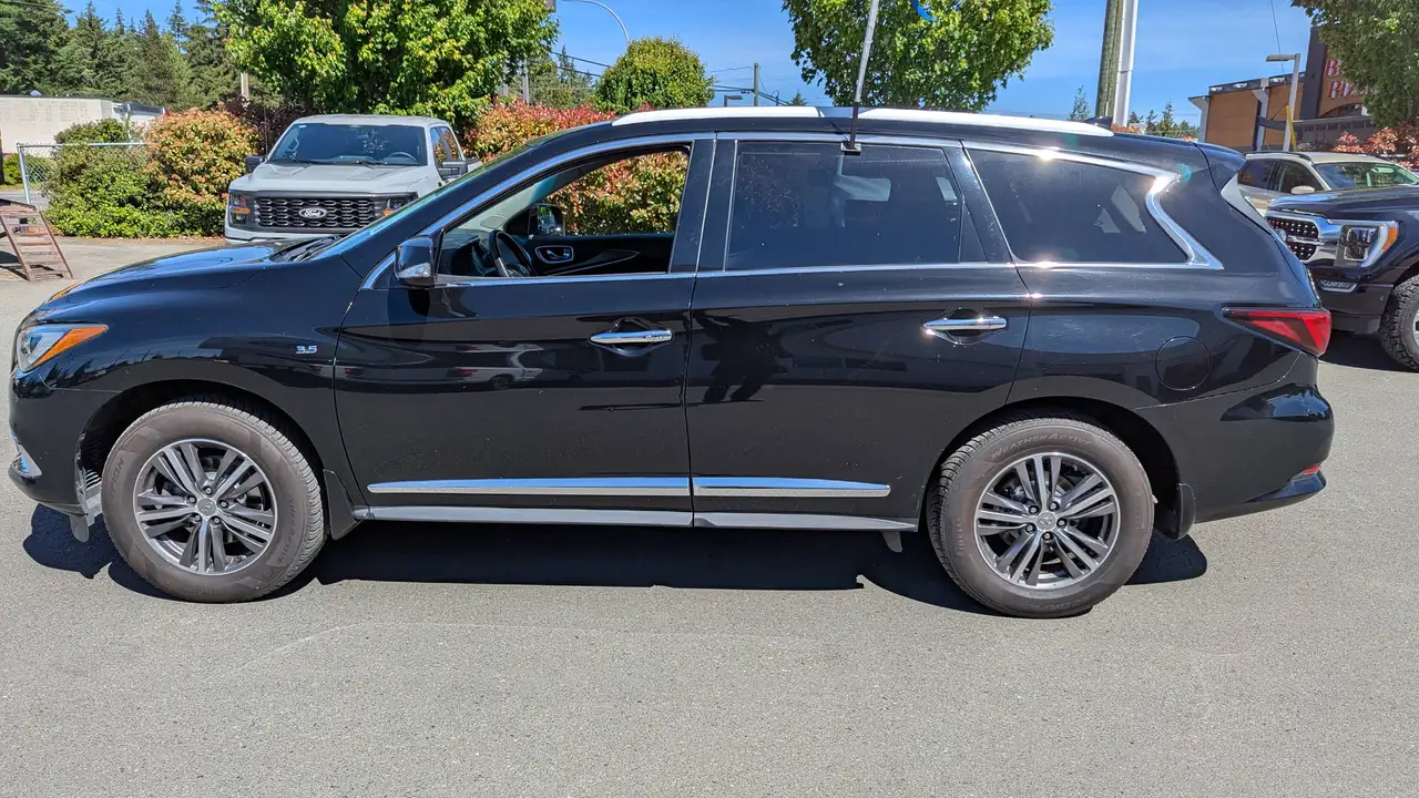 Infiniti QX60 снимка Infiniti QX60