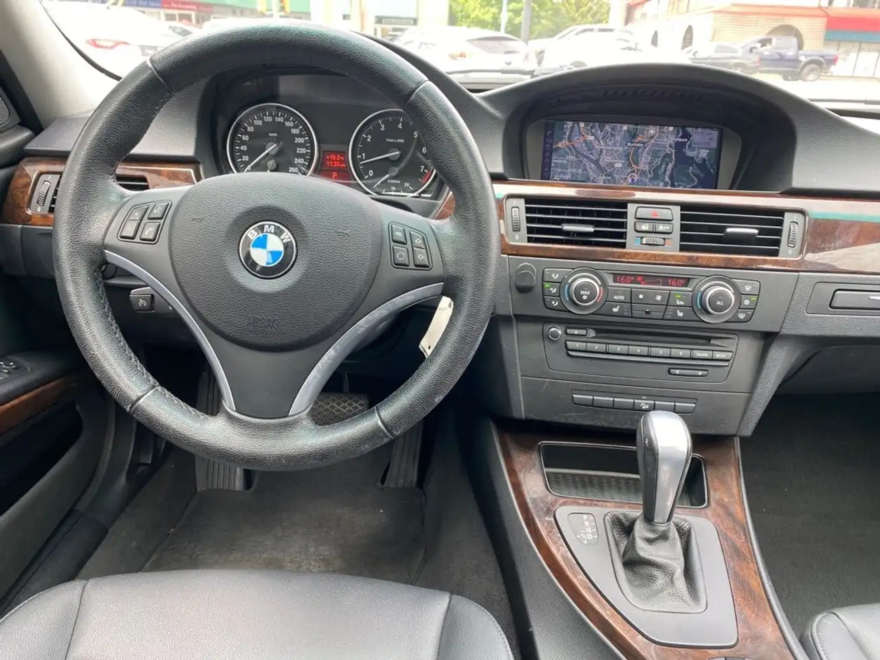 BMW 3 Series снимка BMW 3 Series