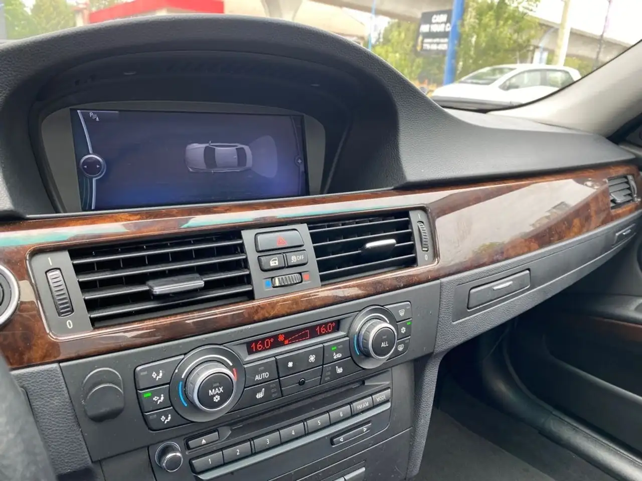 BMW 3 Series снимка BMW 3 Series