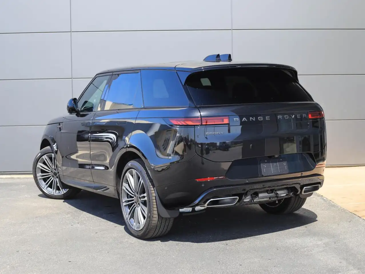 Land Rover Range Rover Sport снимка Land Rover Range Rover Sport