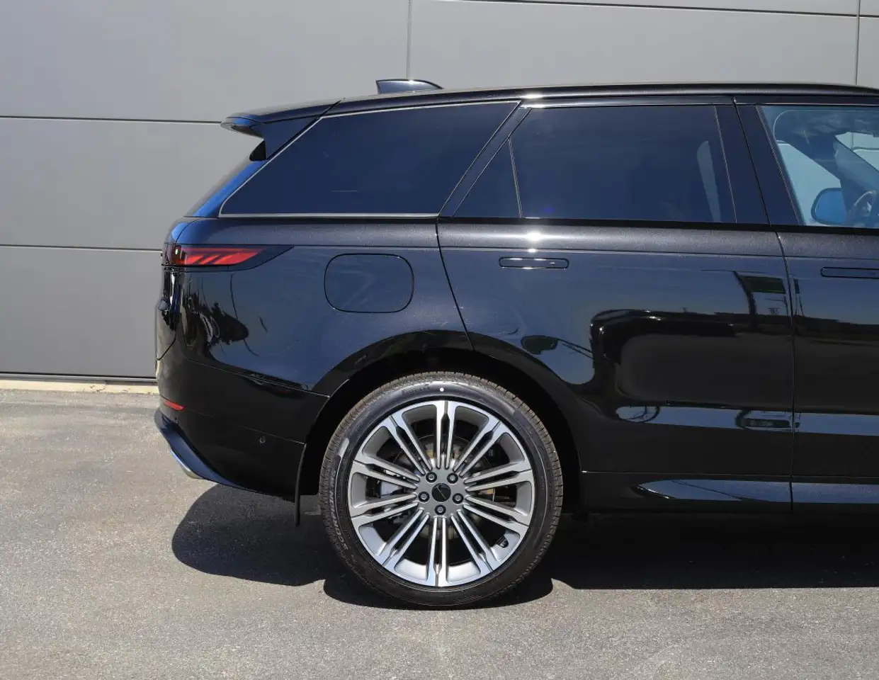 Land Rover Range Rover Sport снимка Land Rover Range Rover Sport