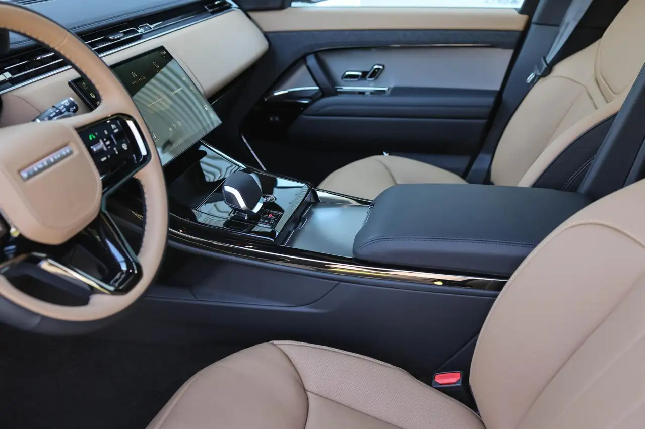Land Rover Range Rover Sport снимка Land Rover Range Rover Sport