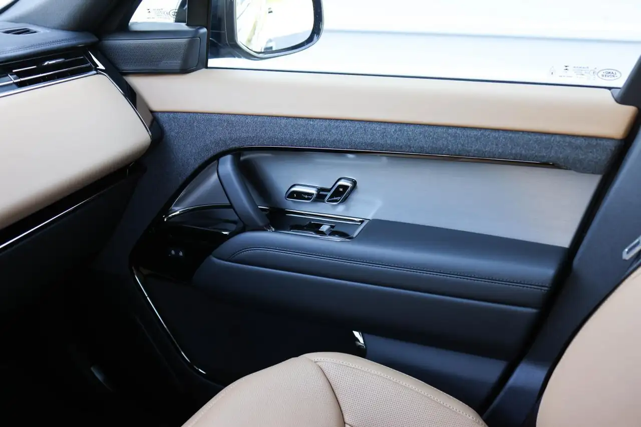 Land Rover Range Rover Sport снимка Land Rover Range Rover Sport