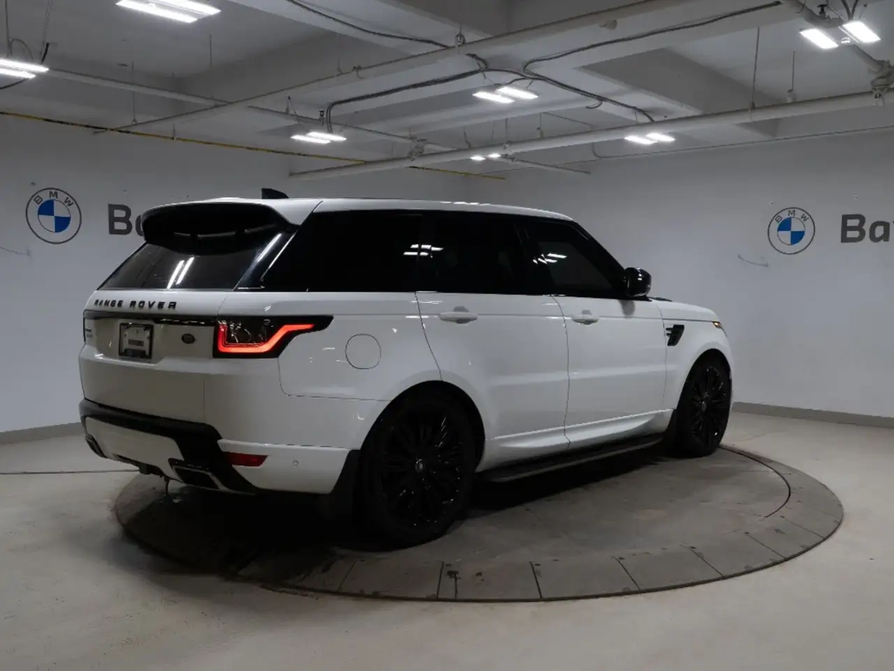 Land Rover Range Rover Sport снимка Land Rover Range Rover Sport