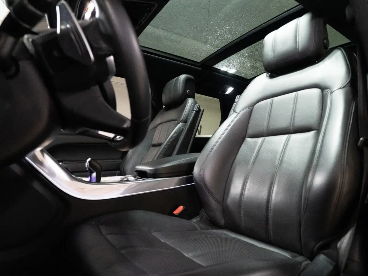 Land Rover Range Rover Sport снимка Land Rover Range Rover Sport
