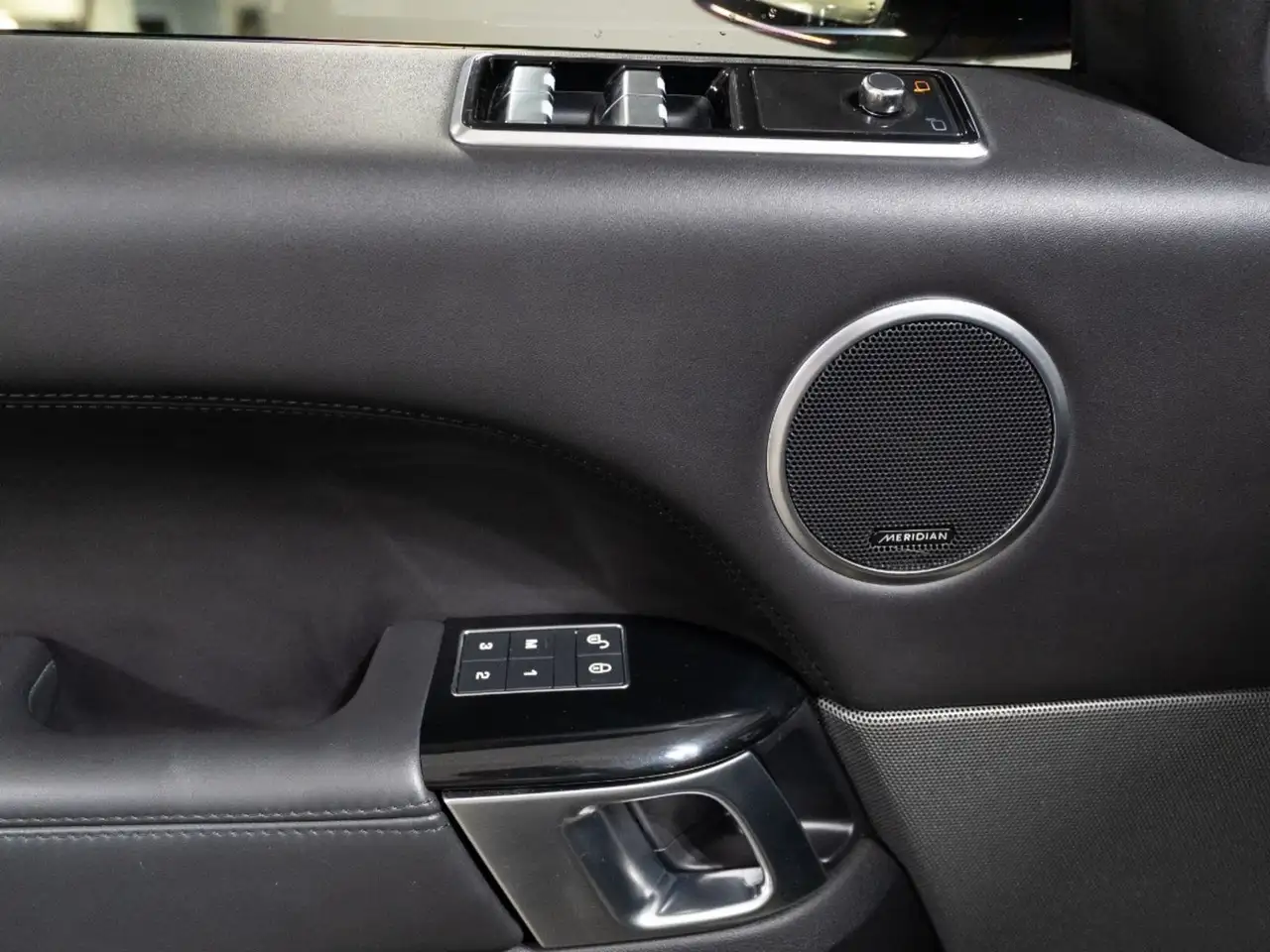 Land Rover Range Rover Sport снимка Land Rover Range Rover Sport